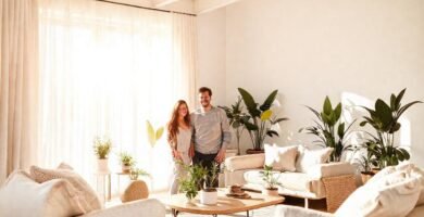 Un salón luminoso y acogedor