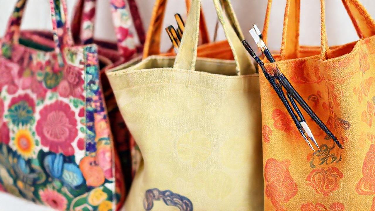 Artistas crean diseños textiles únicos y vibrantes