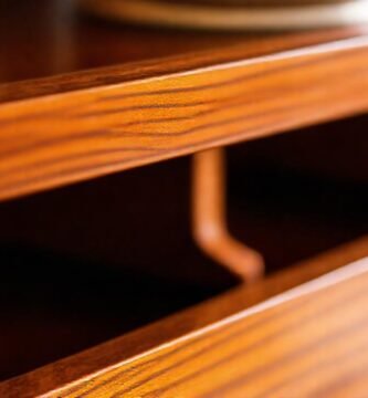 Muebles de madera relucientes