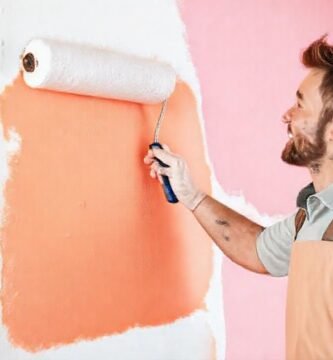 Pintura de paredes con textura brillante