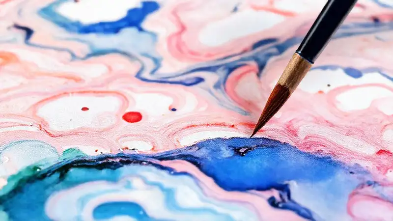 Se enseña marmorización artística en pintura