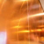 Pared metálica brillante y lujosa