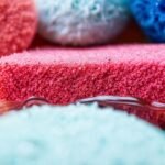 Esponjas detalladas iluminan superficies húmedas