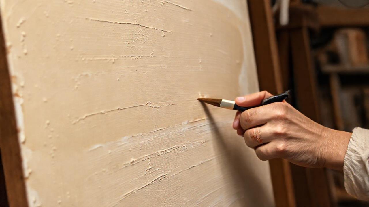 El artista crea con texturas sutiles