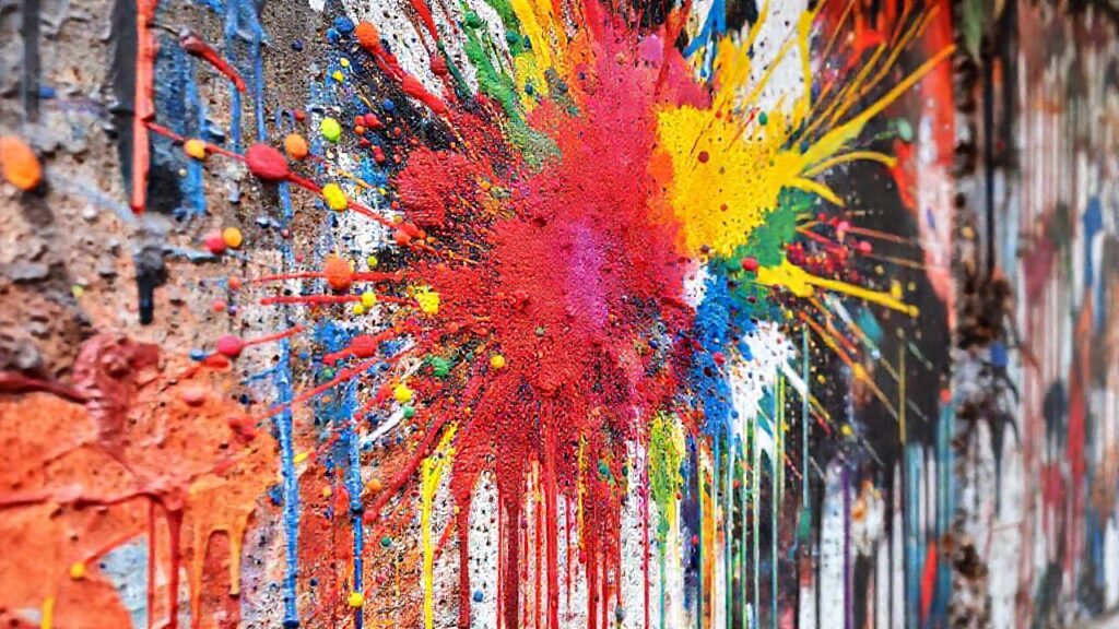 Un mural urbano explotó con color