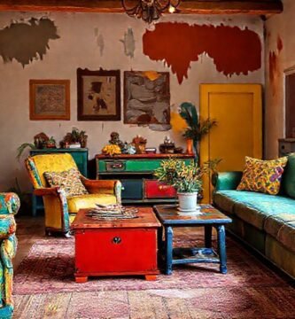 Un salón vibrante y acogedormente artístico