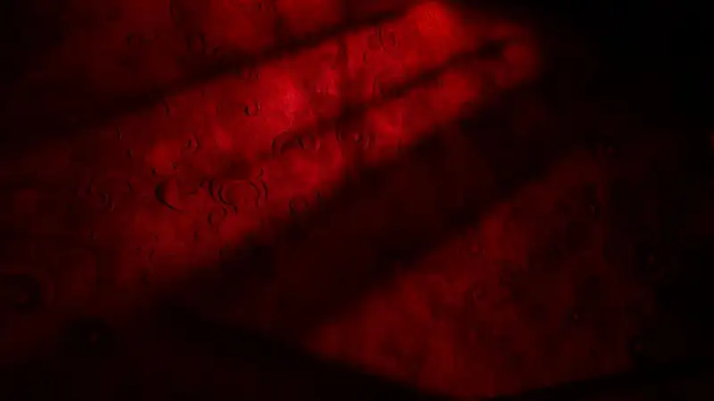 Un interior moderno y lujoso, oscuro y dinámico