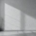 Una habitación minimalista transmite calma elegante