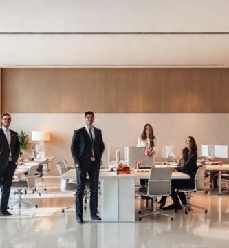 Un espacio de trabajo moderno y sereno