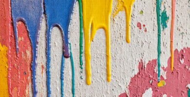 Murales texturizados y coloridos
